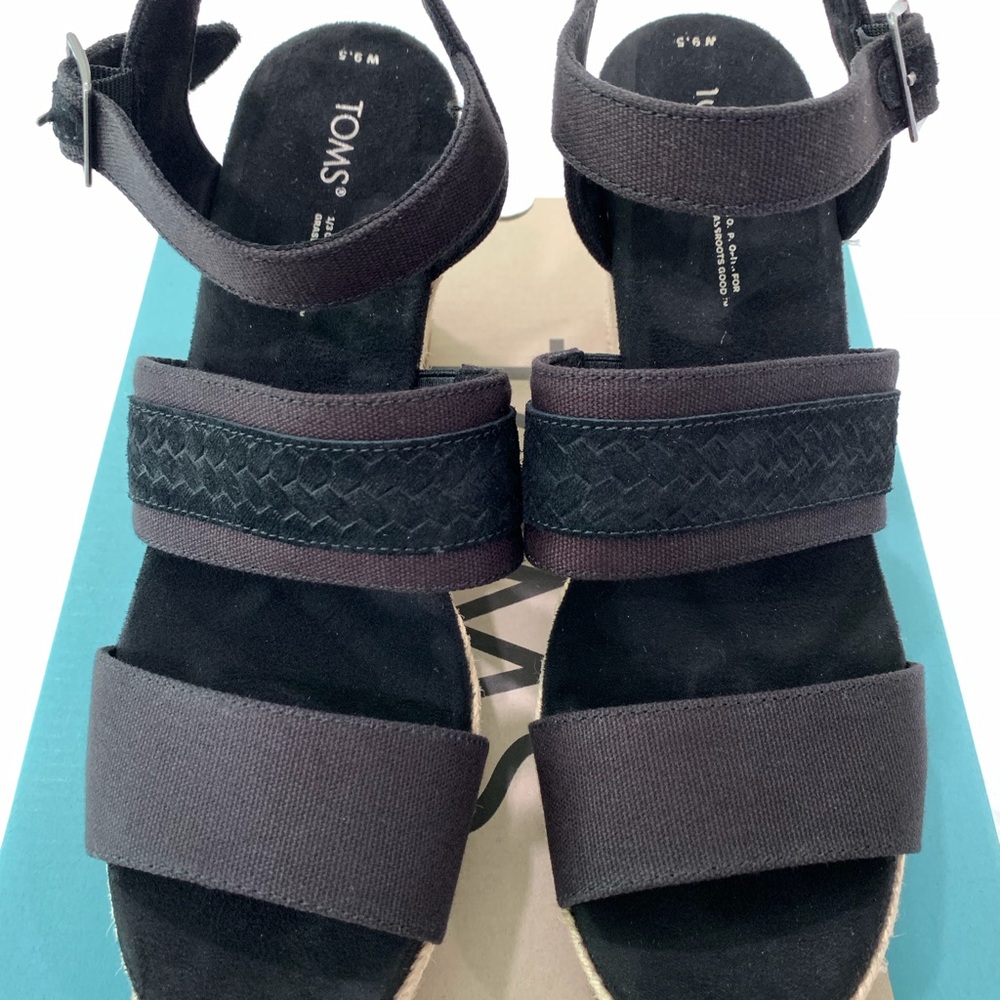 Toms “Madelyn” Black Sandals Minimalist Design